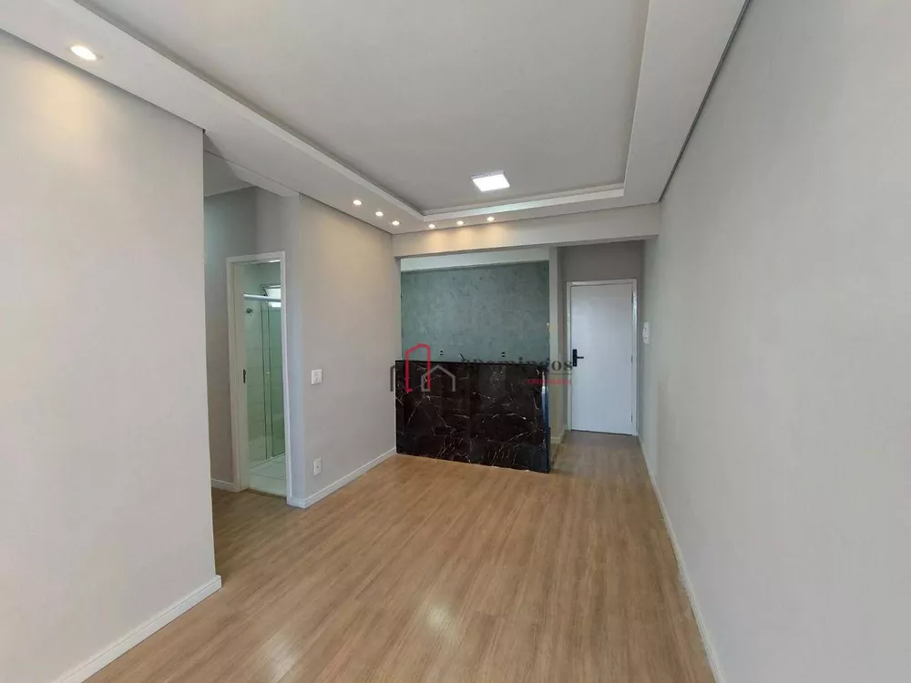 Apartamento à venda com 3 quartos, 67m² - Foto 1