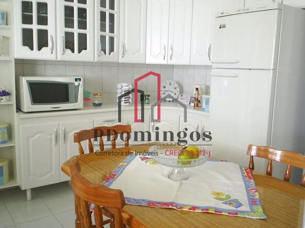 Casa à venda com 2 quartos, 178m² - Foto 3
