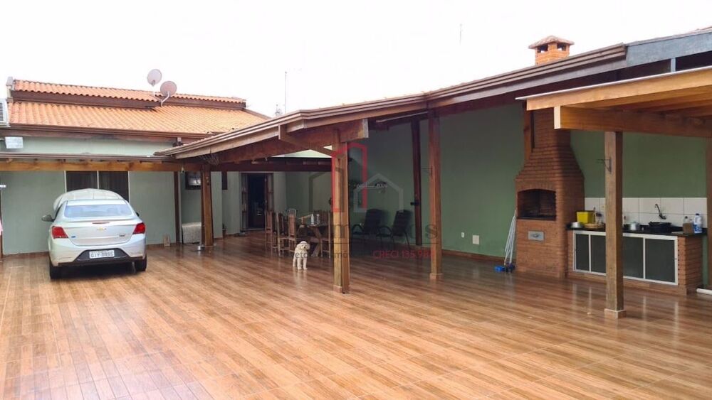 Casa à venda com 3 quartos, 127m² - Foto 1