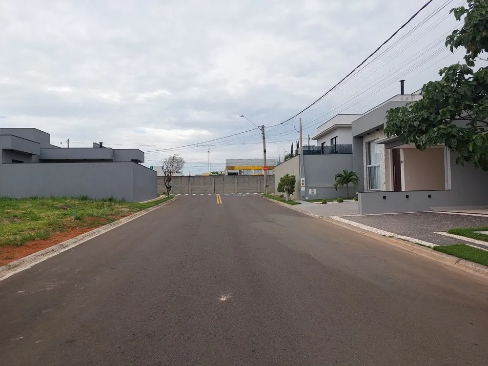 Loteamento e Condomínio, 250 m² - Foto 1