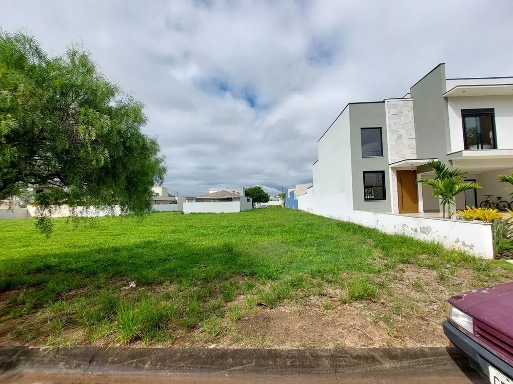 Loteamento e Condomínio, 300 m² - Foto 1
