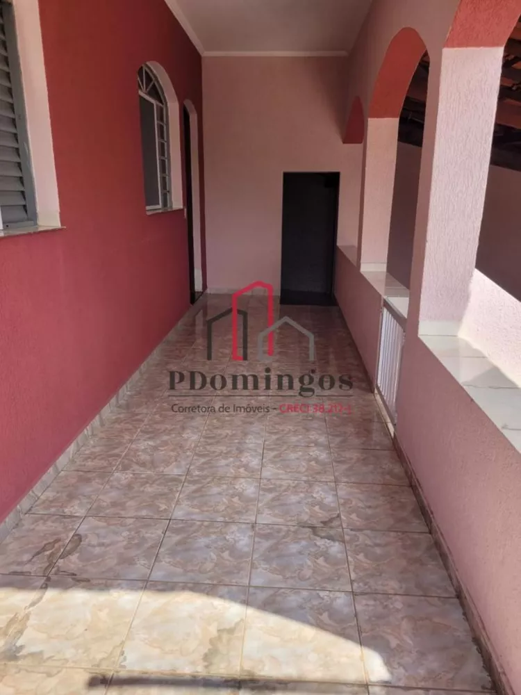 Casa à venda com 3 quartos, 300m² - Foto 3