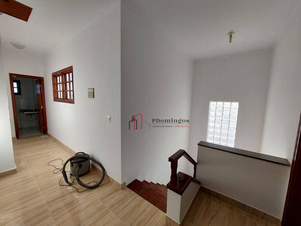 Sobrado à venda com 3 quartos, 300m² - Foto 4
