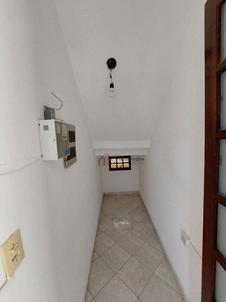Sobrado à venda com 3 quartos, 300m² - Foto 1