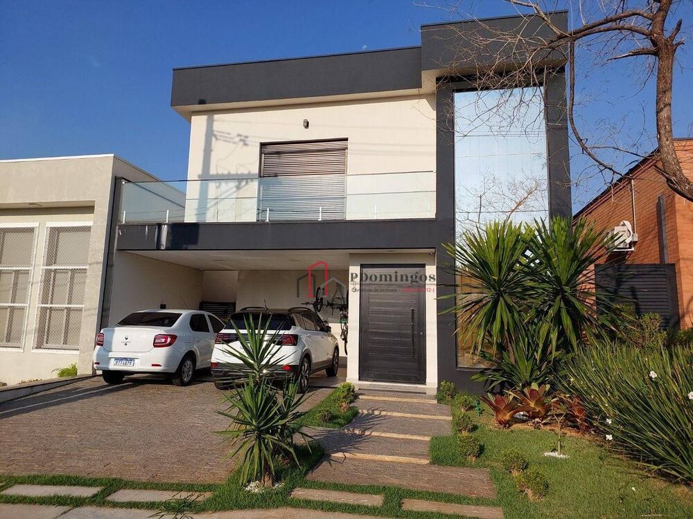 Sobrado à venda com 3 quartos, 249m² - Foto 1