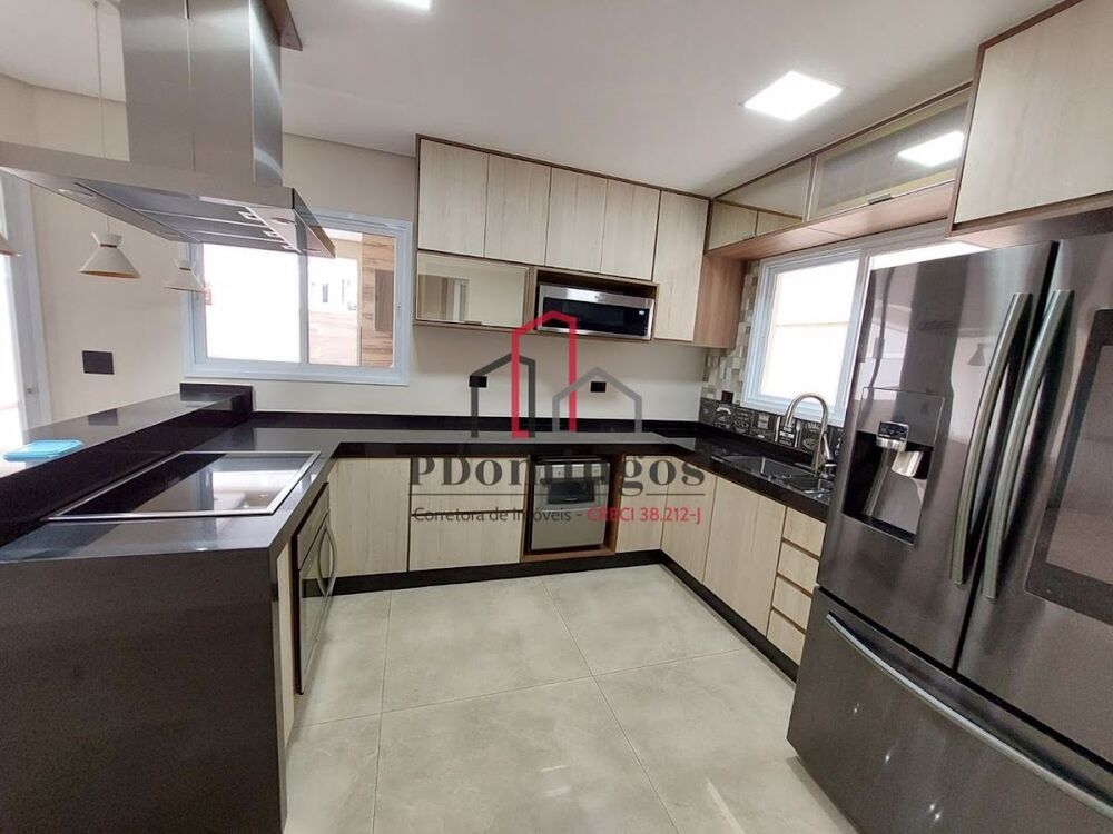 Sobrado, 3 quartos, 221 m² - Foto 1