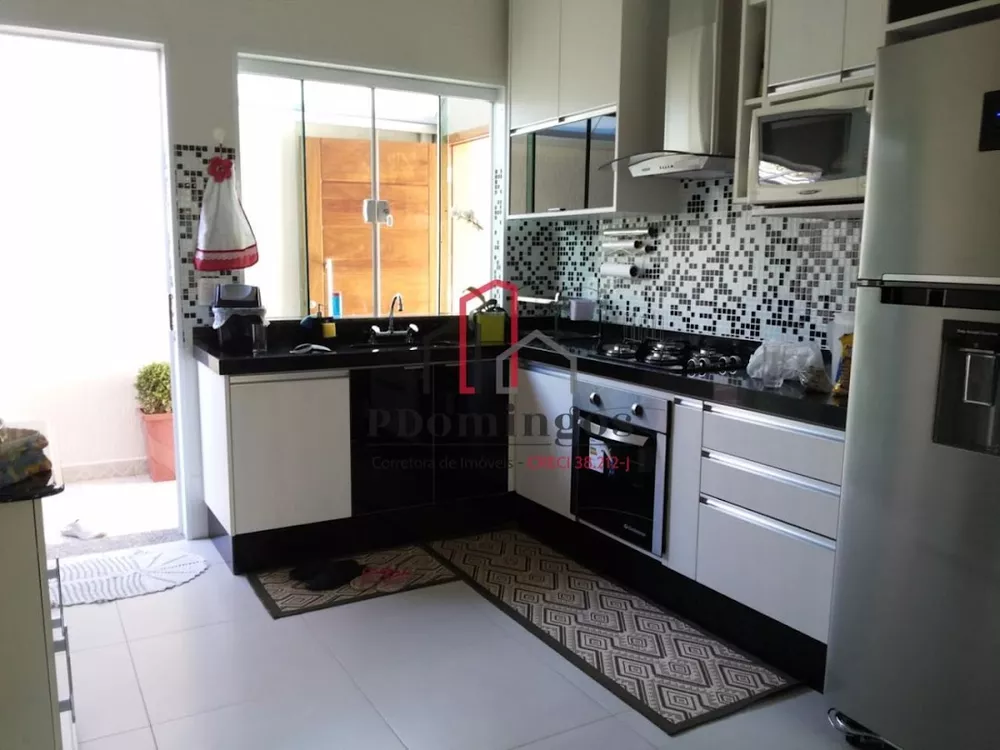 Casa à venda com 2 quartos, 178m² - Foto 4