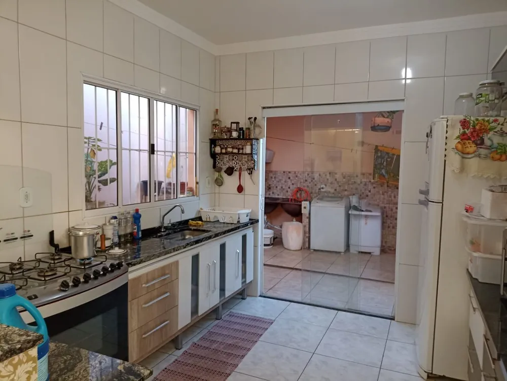 Casa, 3 quartos, 166 m² - Foto 2
