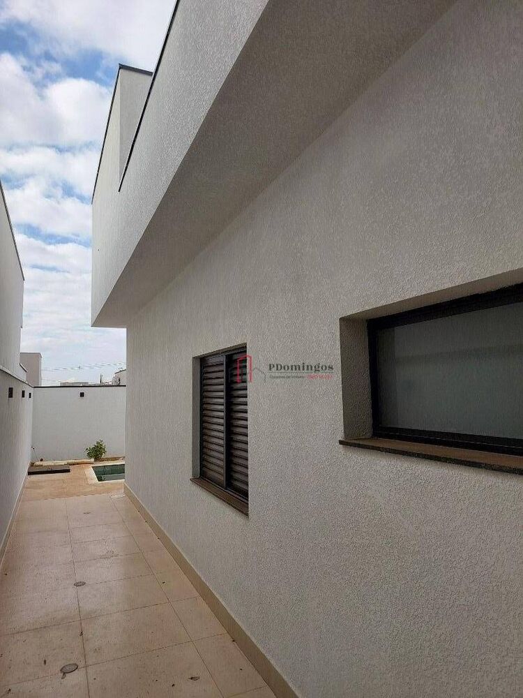 Sobrado à venda com 3 quartos, 180m² - Foto 1