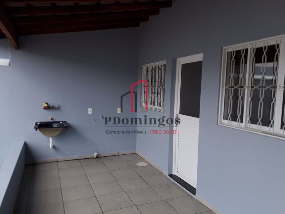 Casa à venda com 1 quarto, 67m² - Foto 2