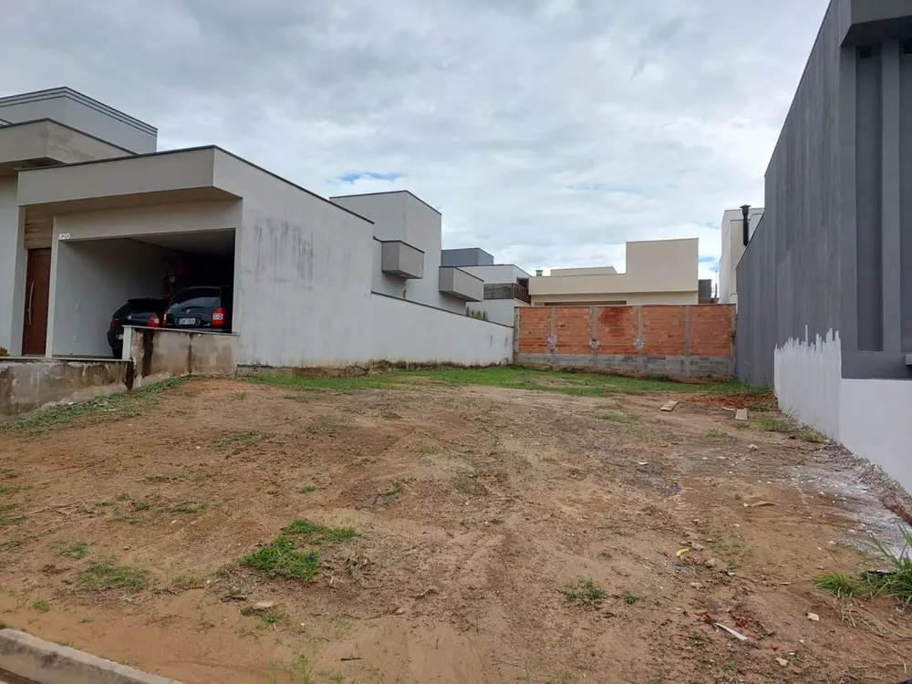 Loteamento e Condomínio, 250 m² - Foto 1