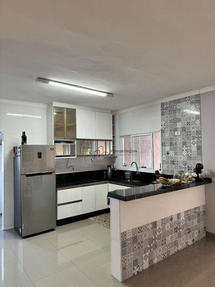Sobrado à venda com 4 quartos, 230m² - Foto 3