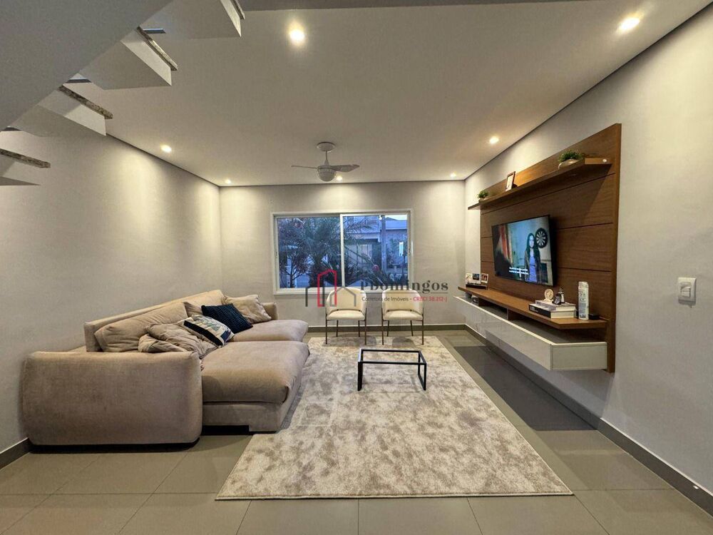 Sobrado à venda com 4 quartos, 230m² - Foto 1