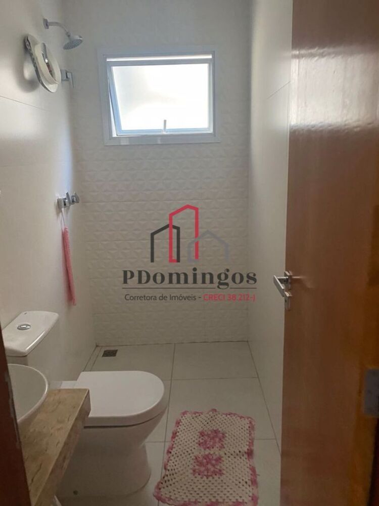 Sobrado à venda com 3 quartos, 239m² - Foto 1