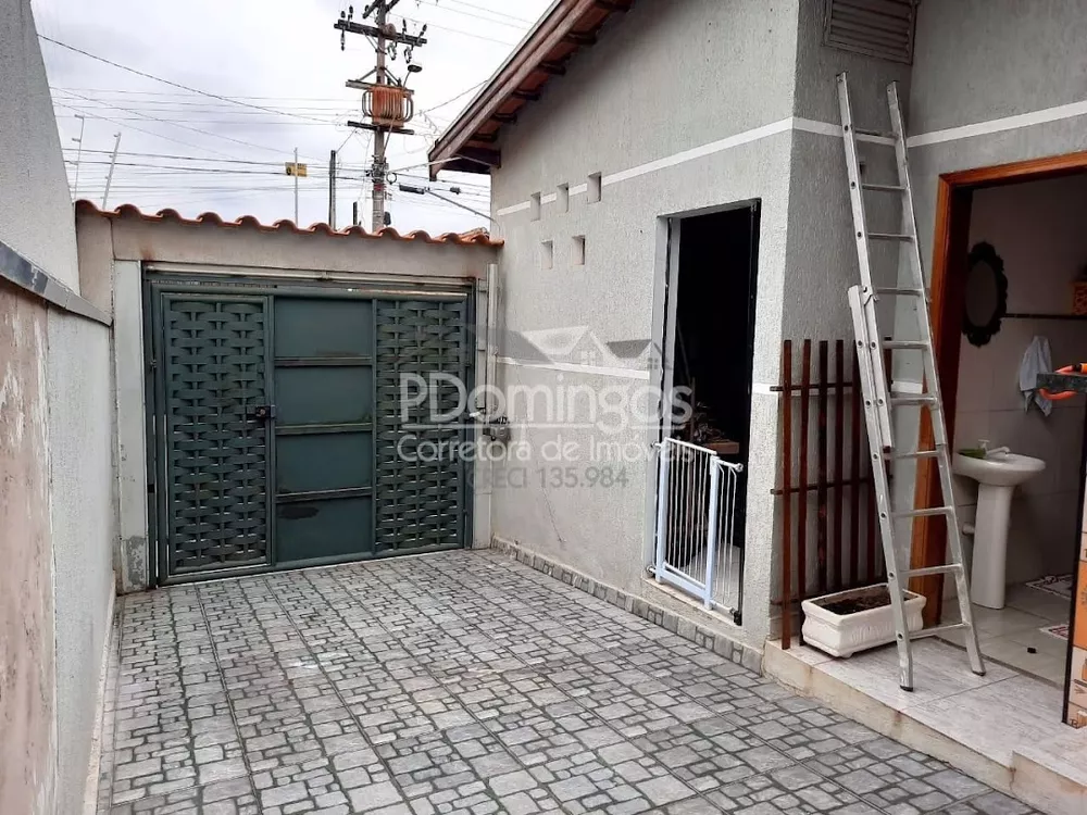 Casa à venda com 3 quartos, 156m² - Foto 2