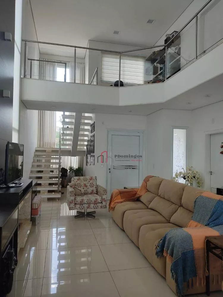 Sobrado à venda com 3 quartos, 252m² - Foto 3