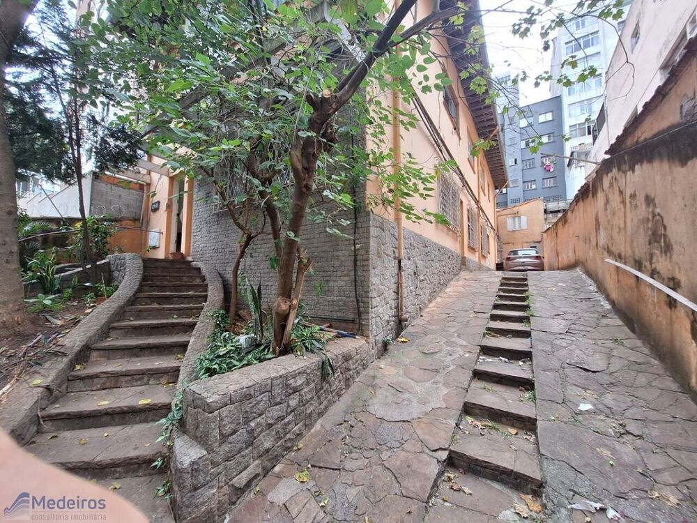 Casa, 6 quartos, 234 m² - Foto 1