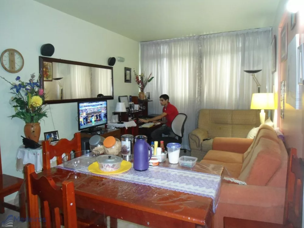 Apartamento à venda com 1 quarto, 45m² - Foto 2