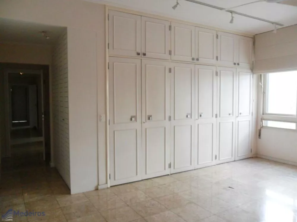 Apartamento à venda com 4 quartos, 329m² - Foto 4