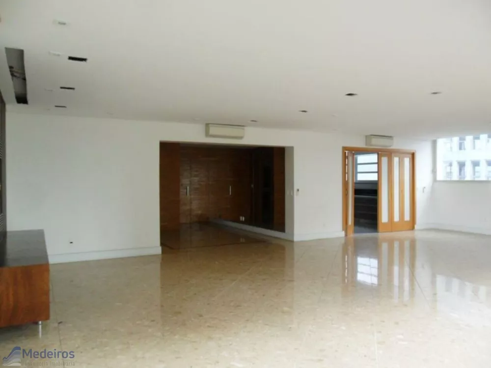 Apartamento à venda com 4 quartos, 329m² - Foto 2