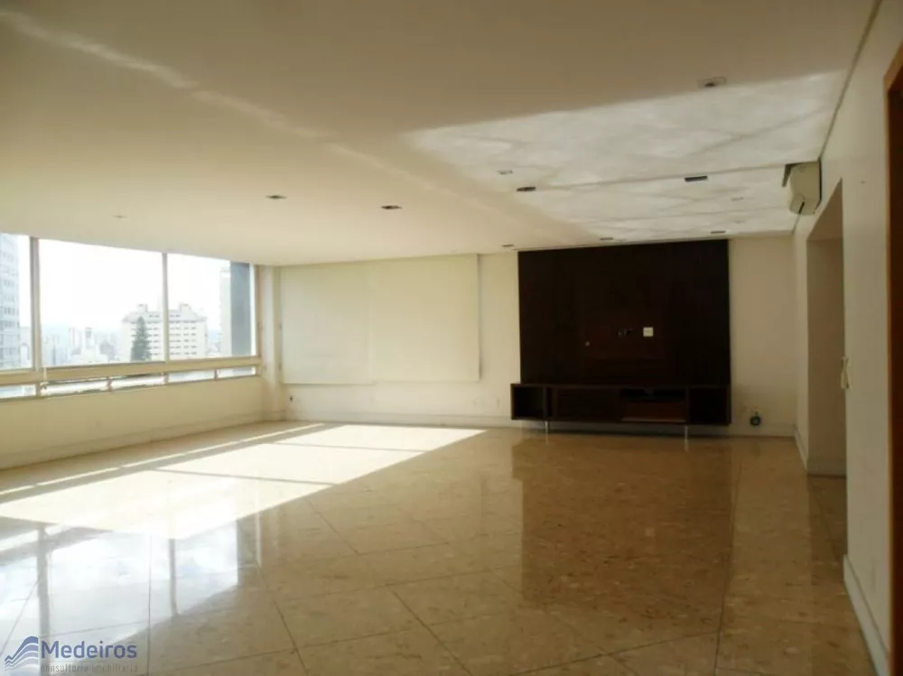 Apartamento à venda com 4 quartos, 329m² - Foto 1