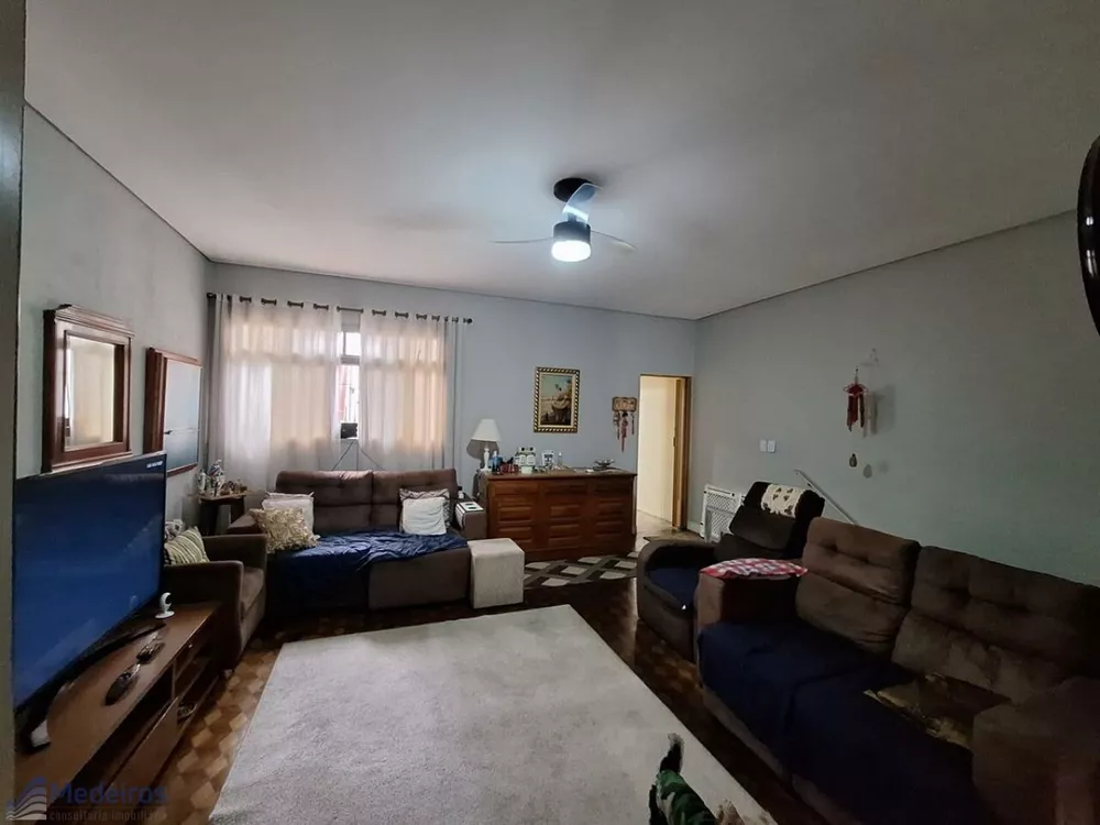 Casa à venda com 3 quartos, 250m² - Foto 2