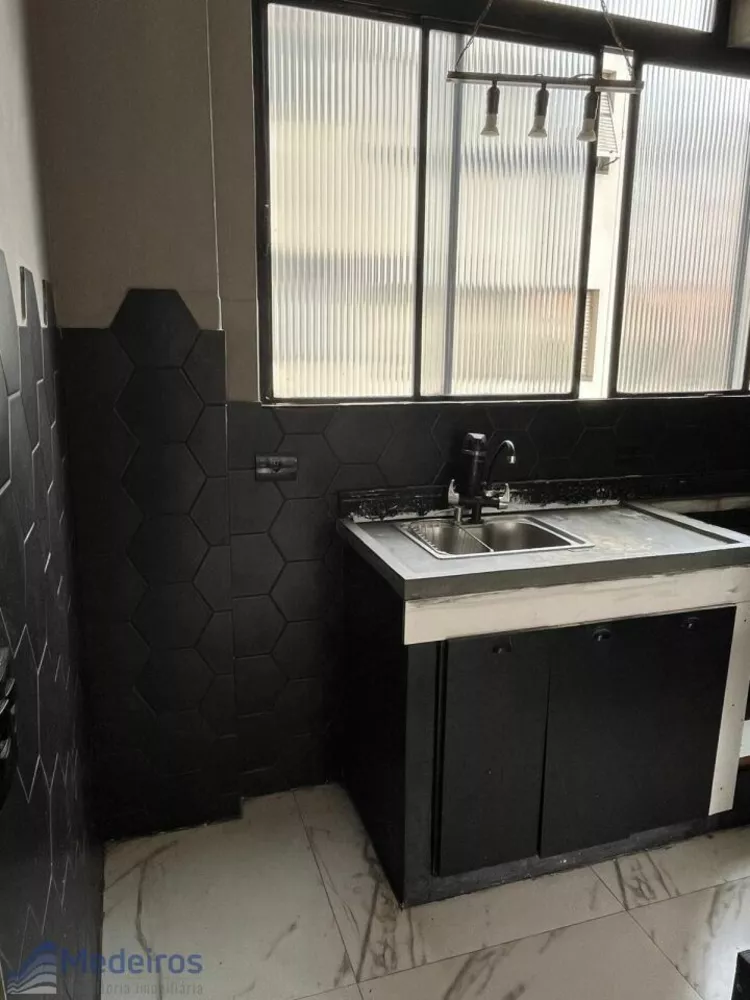 Apartamento à venda com 2 quartos, 78m² - Foto 3