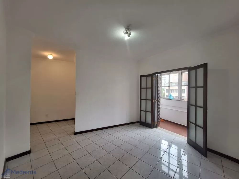 Apartamento à venda com 1 quarto, 50m² - Foto 1