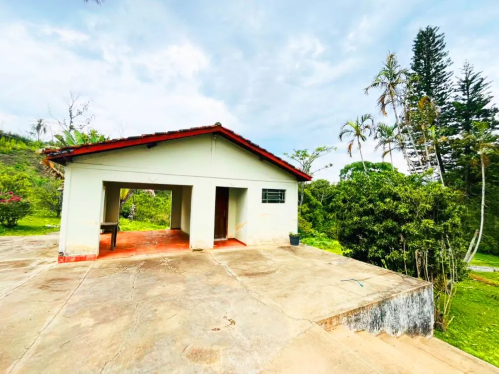 Chácara, 3 quartos, 2040 m² - Foto 1