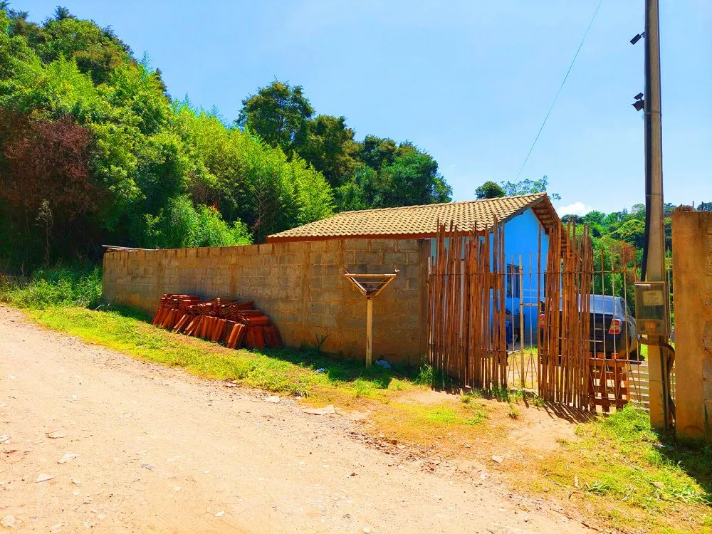 Fazenda à venda com 3 quartos, 900m² - Foto 1