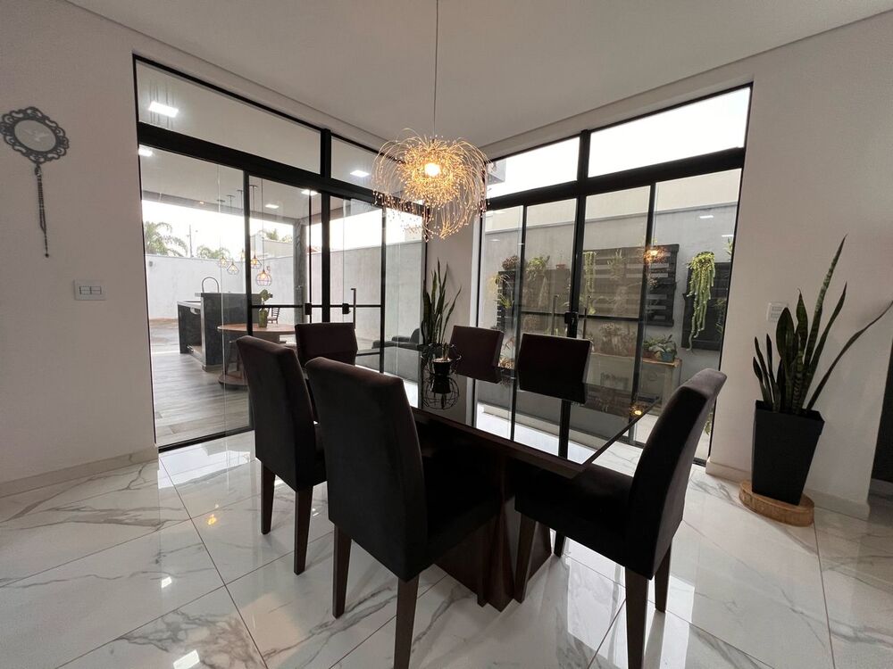 Casa à venda com 4 quartos, 227m² - Foto 3
