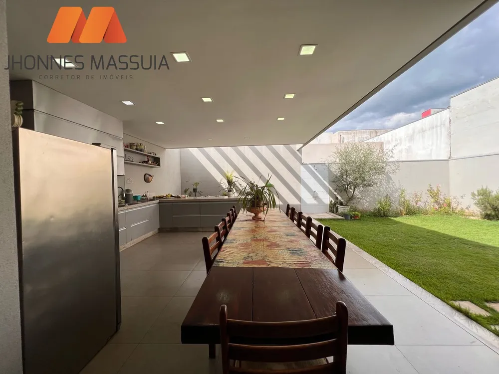 Casa, 3 quartos, 218 m² - Foto 2