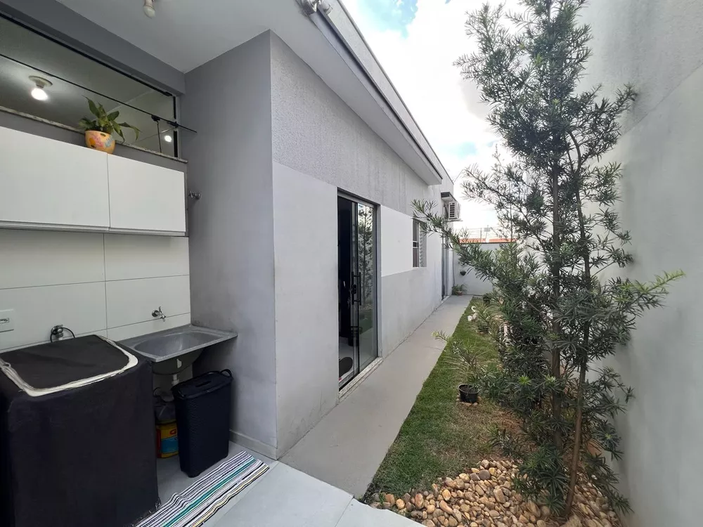 Casa à venda com 2 quartos, 75m² - Foto 2