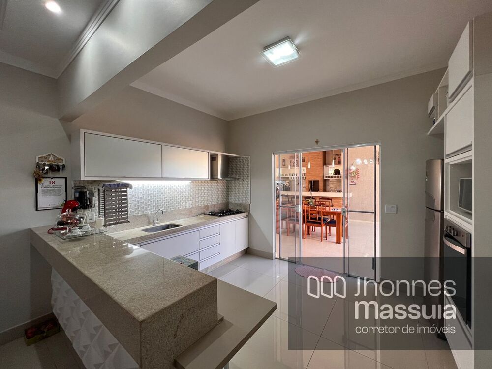 Casa à venda com 3 quartos, 182m² - Foto 4