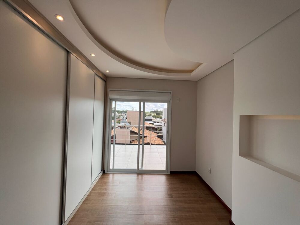 Casa à venda com 3 quartos, 259m² - Foto 3