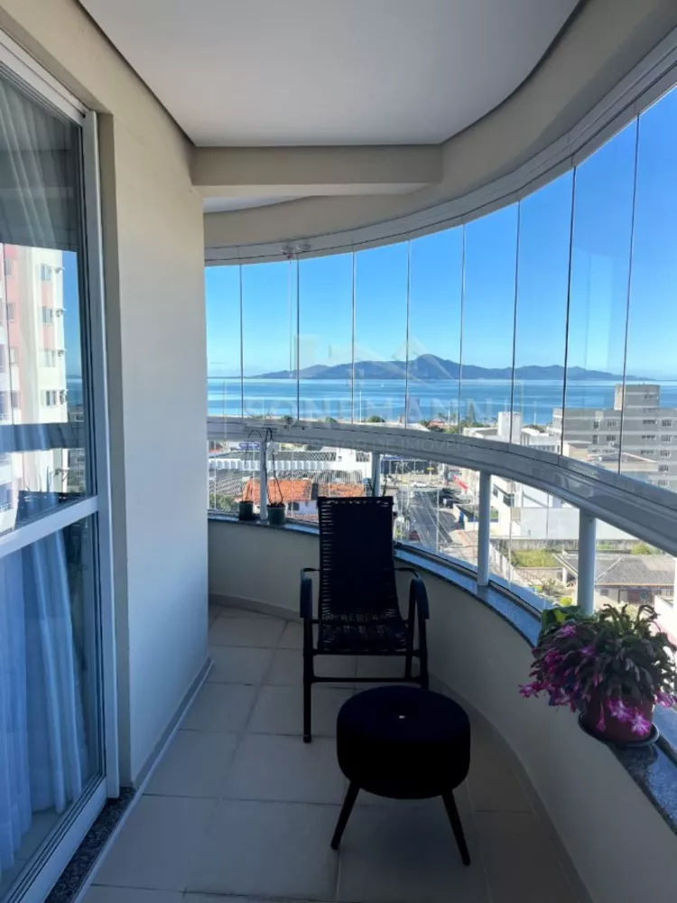 Apartamento à venda com 3 quartos, 108m² - Foto 2