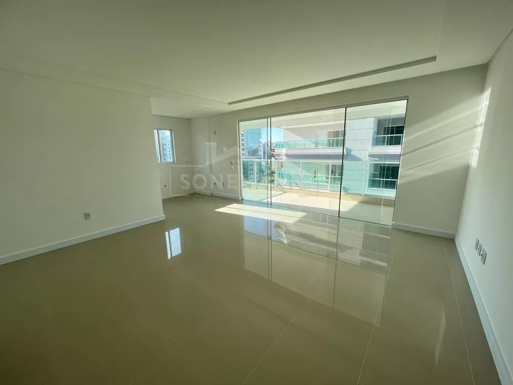 Apartamento à venda com 4 quartos, 178m² - Foto 2