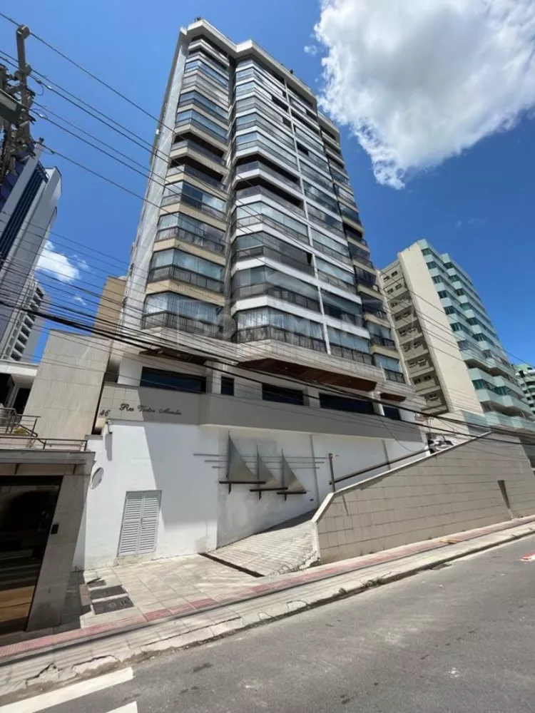 Apartamento à venda com 3 quartos, 121m² - Foto 1