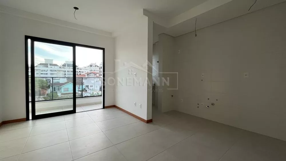 Apartamento à venda com 2 quartos, 61m² - Foto 2