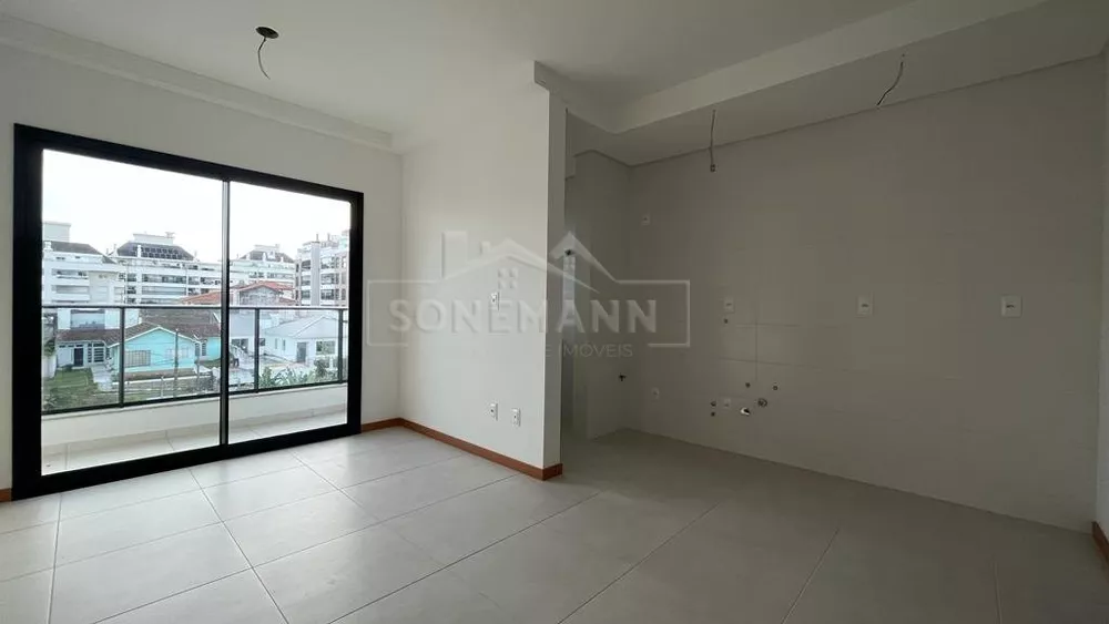 Apartamento à venda com 2 quartos, 61m² - Foto 4