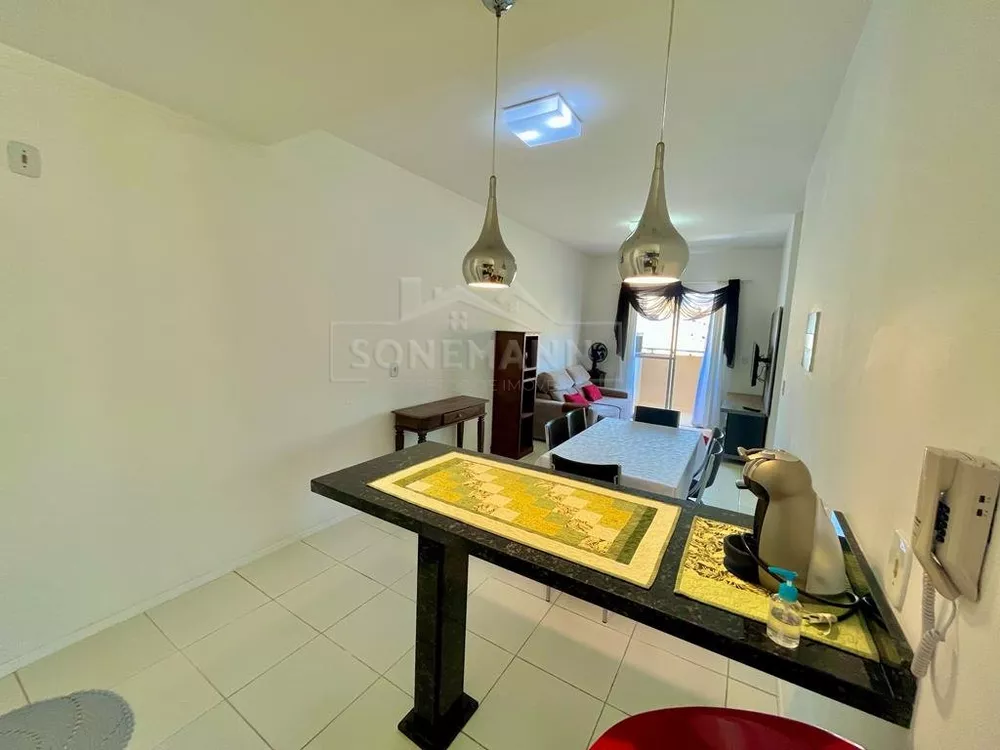 Apartamento à venda com 2 quartos, 64m² - Foto 1