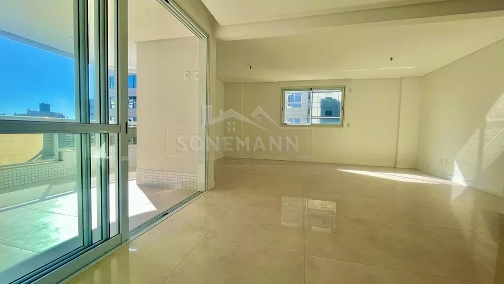 Apartamento à venda com 4 quartos, 155m² - Foto 4