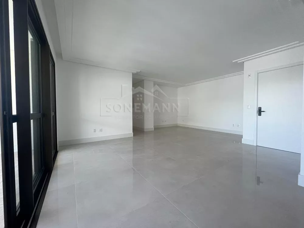 Apartamento à venda com 3 quartos, 129m² - Foto 3