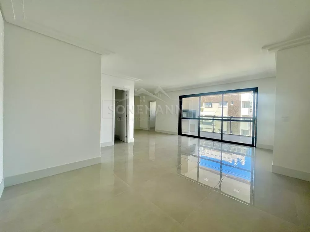 Apartamento à venda com 3 quartos, 129m² - Foto 2