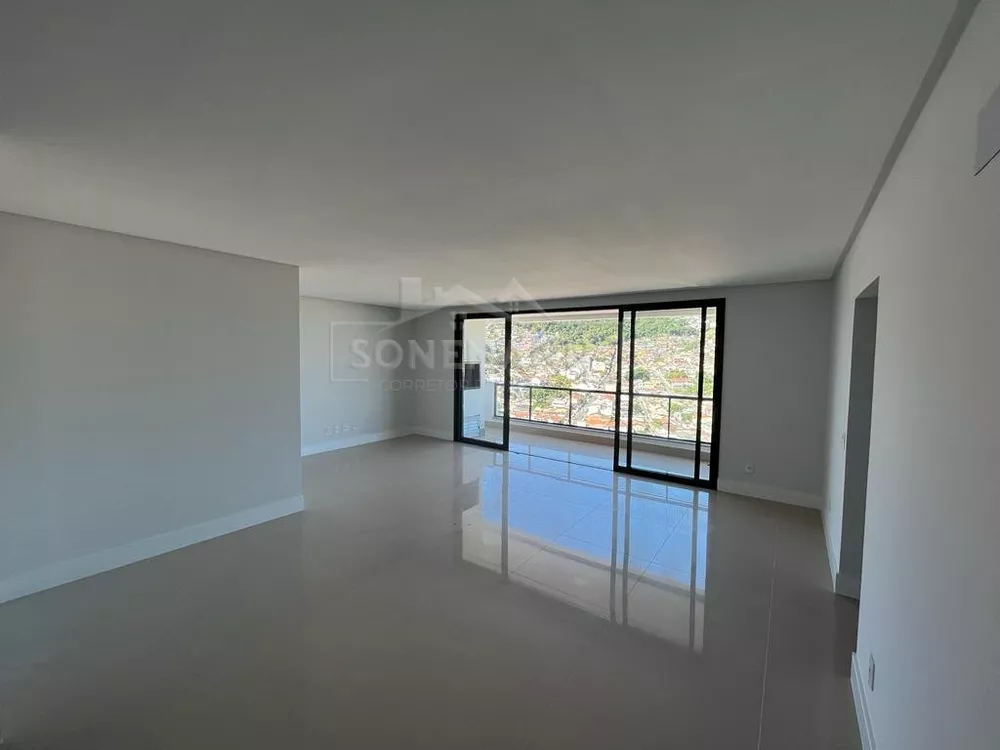 Apartamento à venda com 3 quartos, 123m² - Foto 4