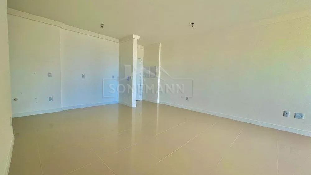 Apartamento à venda com 3 quartos, 110m² - Foto 2