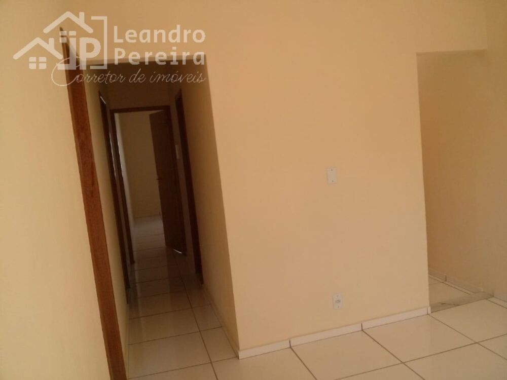 Casa à venda com 3 quartos, 64m² - Foto 3