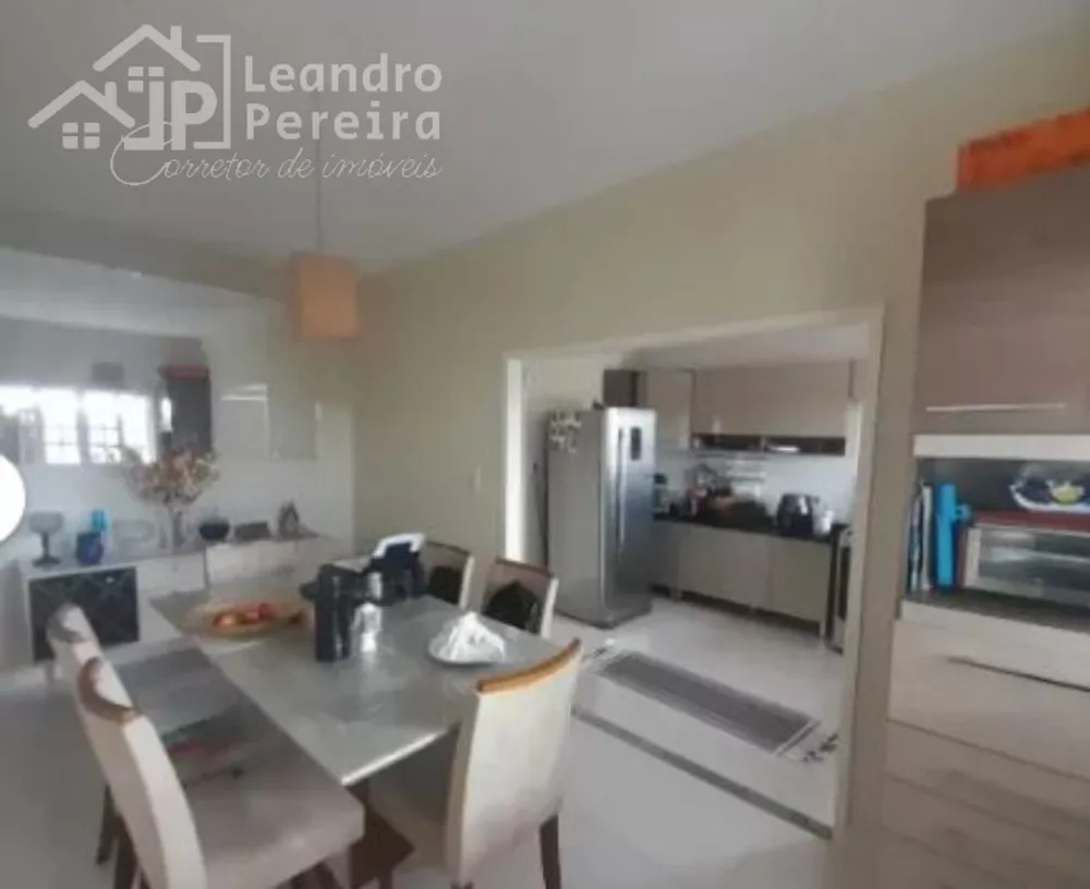 Casa à venda com 3 quartos, 150m² - Foto 3