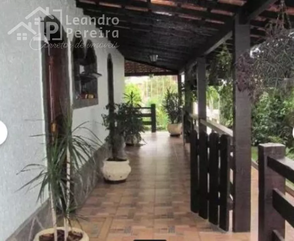 Casa à venda com 2 quartos, 80m² - Foto 2