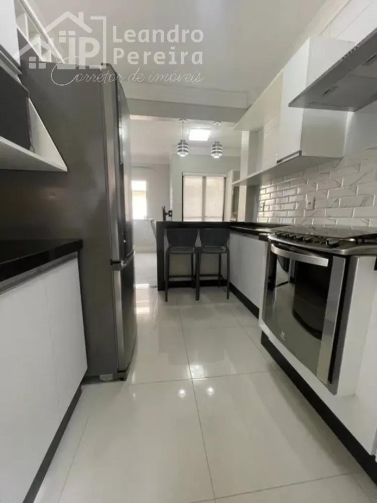 Apartamento à venda com 2 quartos, 66m² - Foto 3